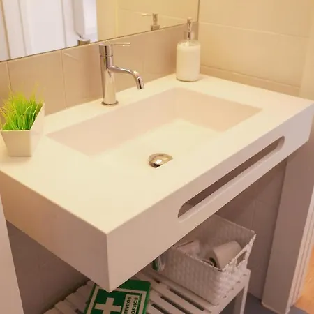Burgo Flora 5 Apartment